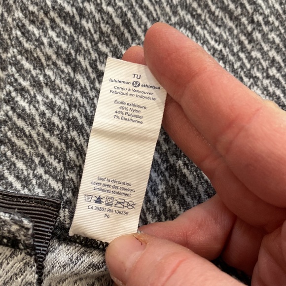 Lululemon vinyasa scarf in herringbone - Picture 5 of 11